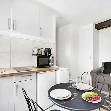 Lovely In The Heart Of The Marais *
